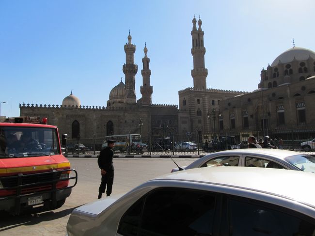 ここがアズハル。ここまでタクシーで来る。