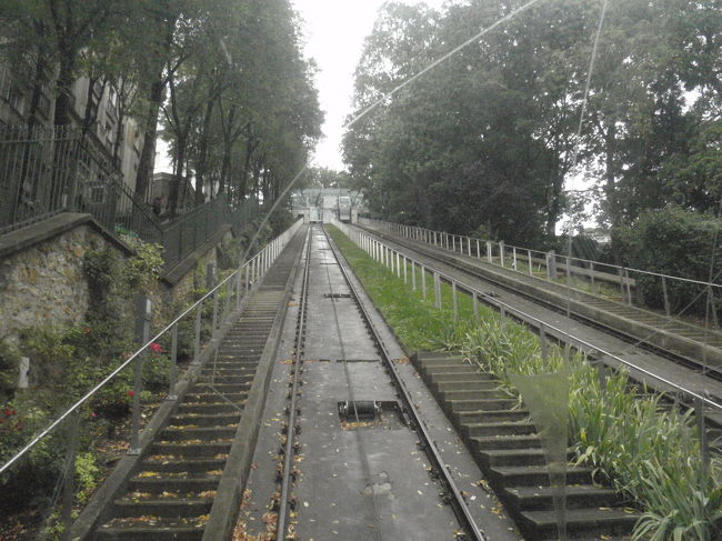 一つ前の写真を左側へ行くとケーブルカーがあります。早速のってしまいました・笑。<br /><br />ここもすりが多いので気をつけましょう。