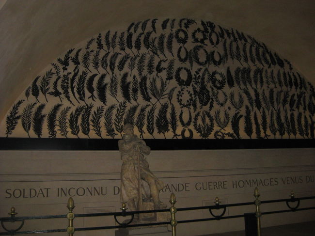 凱旋門の途中です。<br />