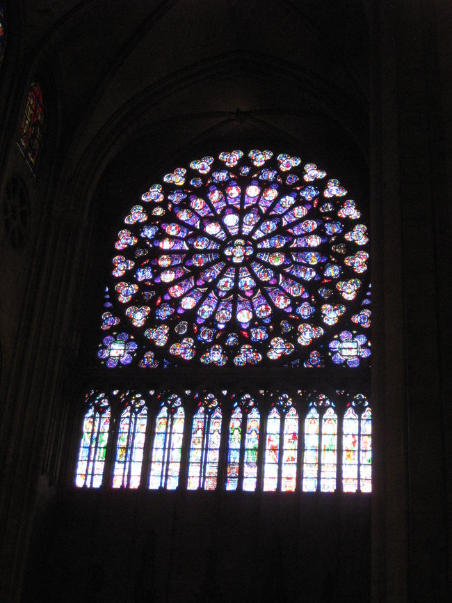 ステンドグラス。キレイですねえ。