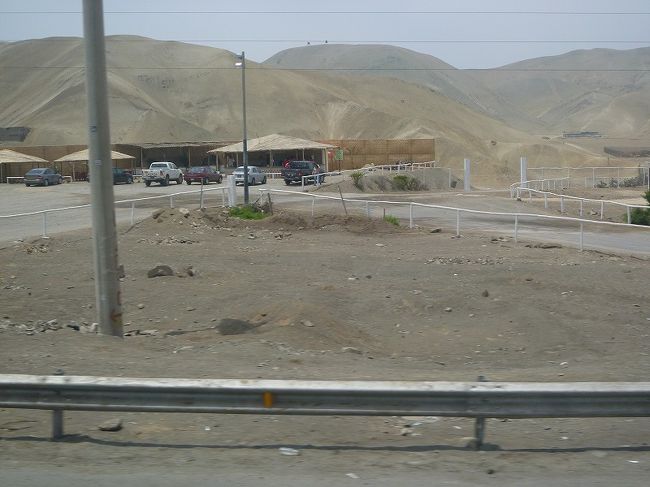 リマ→ナスカ、砂漠。