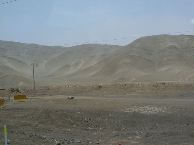 リマ→ナスカ、砂漠。