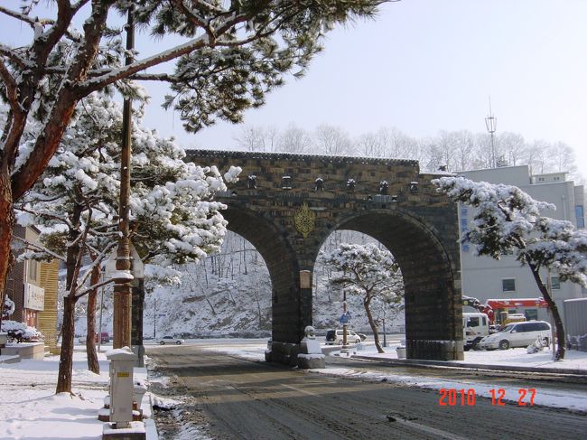 公州市街地に向けて通じる道にあるレンガ造りの門