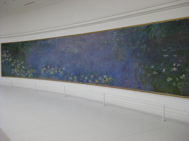 続いてオランジェリー美術館へ。<br />待つことなく、中に入れました。