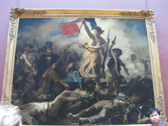 民衆を導く自由の女神。