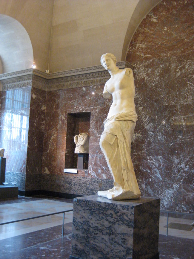 ミロのヴィーナス。<br /><br />美術館めぐりは４時ぐらいに終了しました。<br />疲れましたー。<br /><br />今日は１３キロほど歩きました。<br />あとは帰るだけになってしまいました。