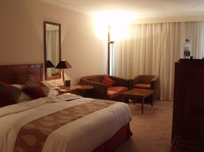 部屋のほうですが建物自体は古いですがリノベート後という部屋だけあって新しい感じがします。部屋は綺麗に維持されています。<br />