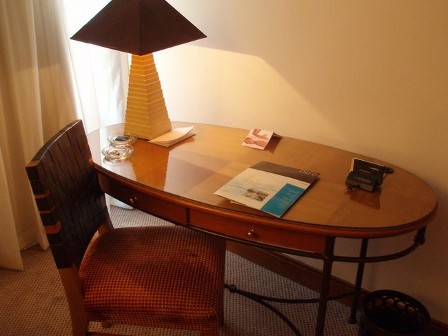 デスクは使いやすいです