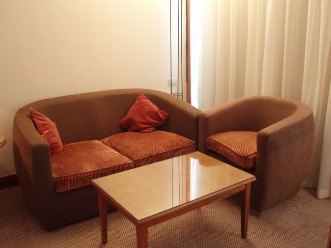 ソファもひろびろ。