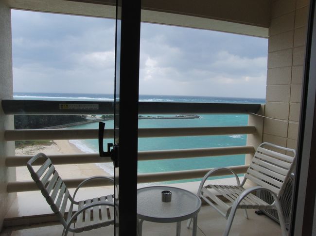 バルコニーからの眺望は、<br /><br />こんな感じです。