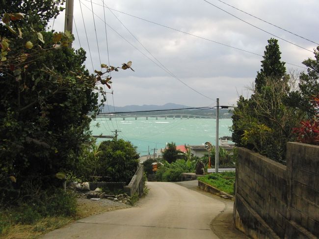 １日目は、ホテルに到着するまでの道のりで、<br /><br />買い物をしたり、食事をしたりして過ぎました。<br /><br /><br /><br />