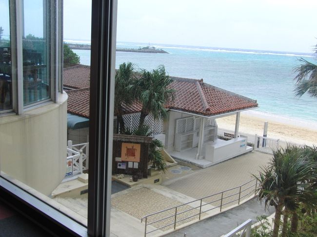 <br />翌朝ホテルを去りますが、<br /><br />最後に、ホテル敷地内の、<br /><br />おでんや「島唄」は、むっちゃうまかった！！<br /><br /><br />その名のとおり、<br /><br />時間帯によって、<br /><br />生演奏＆唄が聴けます☆