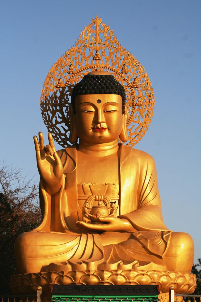 ⑩山房窟寺(サンバングルサ)<br /><br />＊韓国紀行22：済州島の世界自然遺産巡りの旅(山房窟寺)<br />http://4travel.jp/traveler/tabitonokumasan/album/10531927/