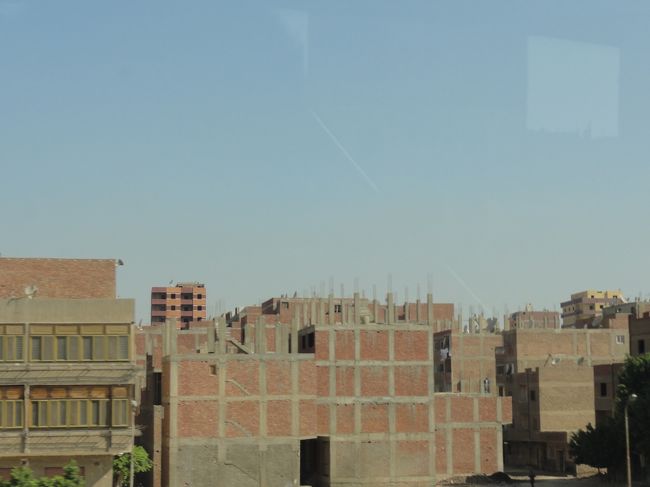 前回<br />ギリシャ・トルコ・エジプト15日間No.34-ｴｼﾞﾌﾟﾄ：サッカラの階段ピラミッド<br />http://4travel.jp/traveler/bjfan/album/10486571/<br /><br />ダハシュール･メンフィス･サッカラのオプショナルツアーからホテルに戻り<br />しばらく休憩する<br /><br />17:15<br />再び、ホテルを出発