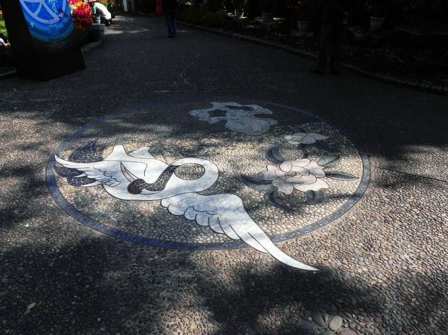 慮九公園の入り口で、ここだけはほんまにどこをどうみても中国だった<br /><br /><br /><br /><br /><br /><br /><br />