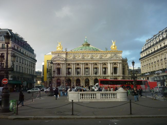 オペラ座<br />中に入れなかったのが残念〜