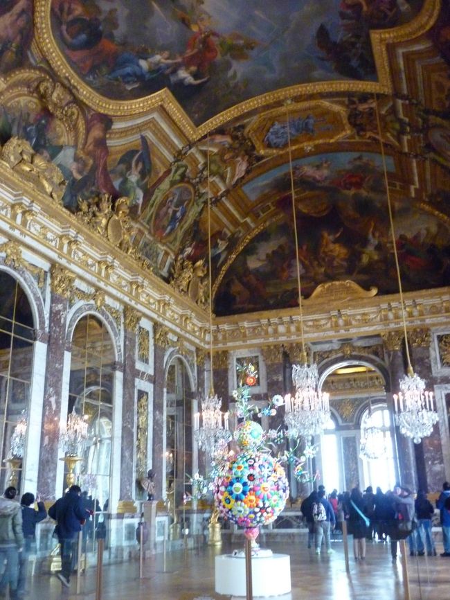 奥にもなんか邪魔なの映ってます