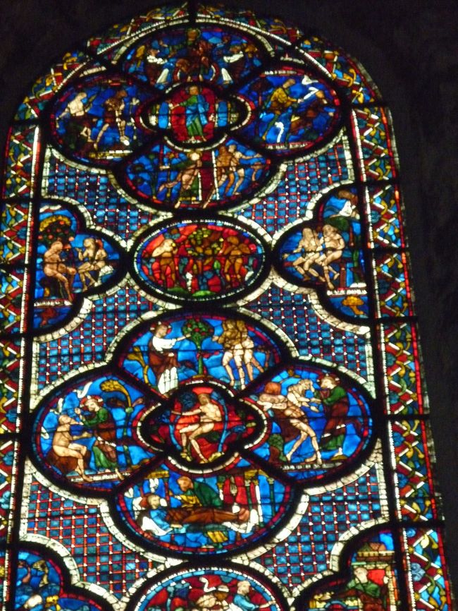 アダムとイブが林檎を食べてしまうところ<br />この背景の明るいブルーがシャルトルブルーです