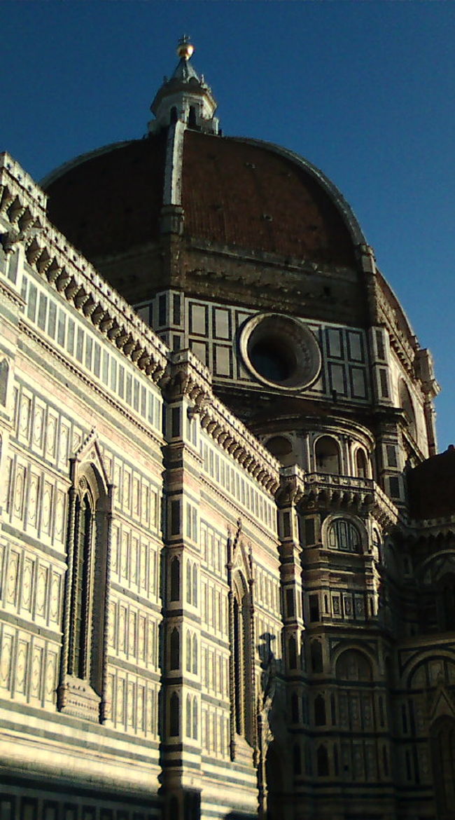 すごい建築物ですねー<br />