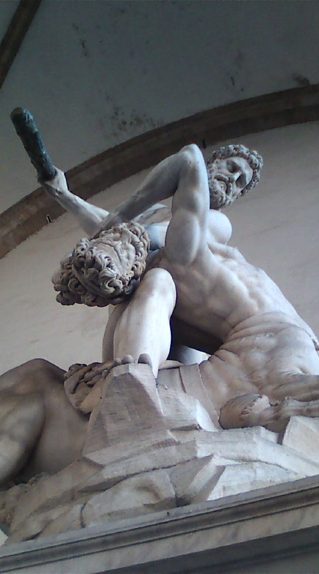 これもまたドラマティックな作品です。筋肉の感じとかすごいですね〜<br />ちなみに下の人は下半身が馬なんで、たぶん神話に出てくる…もにょもにょ…なんて名前だったっけ。