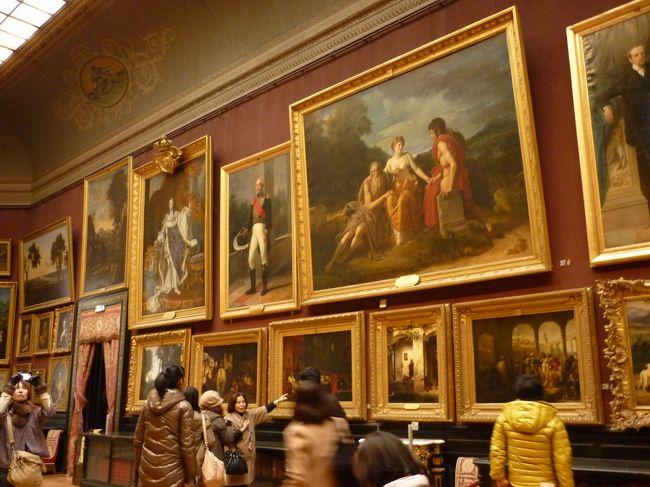 有名な絵もたくさんあります。<br />王家の肖像画も多く保管されていて<br />歴史的価値も大変高いそうです