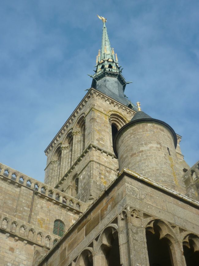 先端にミカエルさまがいます