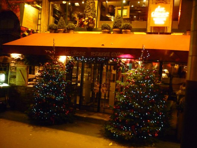 多くのお店がクリスマス仕様です。