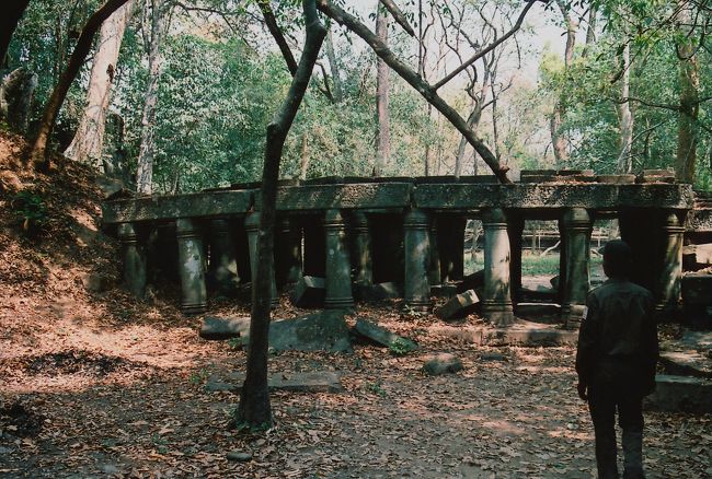 結局2ドル払って、遺跡の入り口にいた人に案内してもらった。<br /><br />最終的に思ったけど、素人が案内無しで回れる遺跡じゃねーーーーーーー