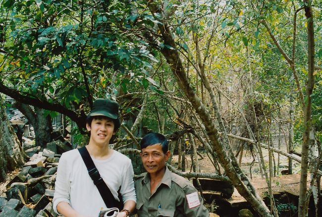 このおじさんに案内してもらいました。<br />途中勝手にタバコ休憩してたけど、親切で良かった