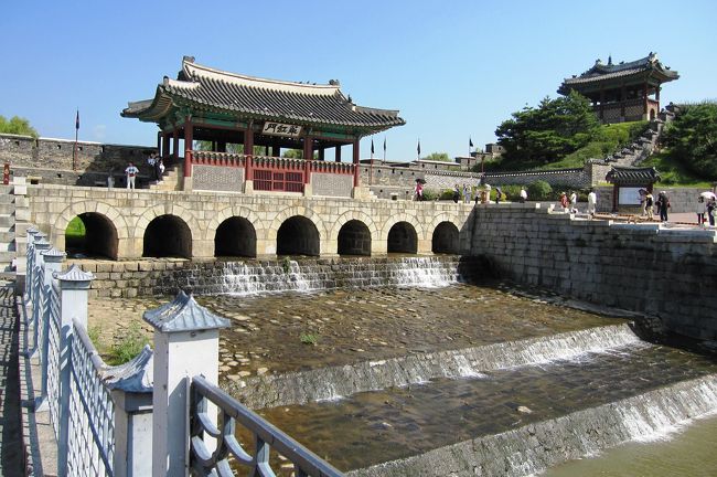 ⑧水原(スゥウォン)市：104万人：京畿道道庁所在地<br /><br />＊韓国紀行23：水原・華城<br />http://4travel.jp/traveler/tabitonokumasan/album/10560740/<br /><br />＊韓国紀行20：水原・華城<br />http://4travel.jp/traveler/tabitonokumasan/album/10381463/