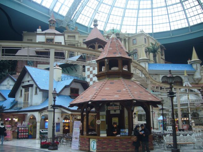 え？？？？？？？？<br /><br />室内？？？？？？？<br /><br />このときロッテワールドが室内と屋外に別れていることを知る