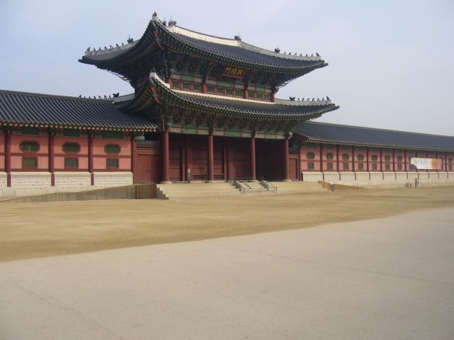 景福宮到着！！！！！！！！！！<br /><br />が！！！！！！！！<br /><br /><br />定休日でした。。。。