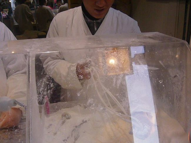 竜のひげだそう。インチキ臭い日本語で接客