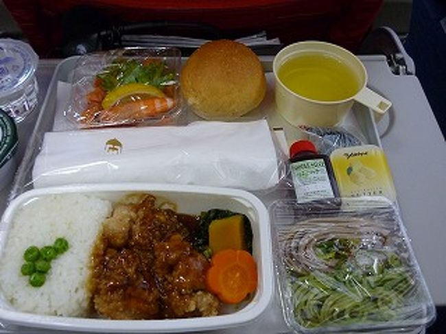 こちらは大人用。お蕎麦がちょっとうれしいです。