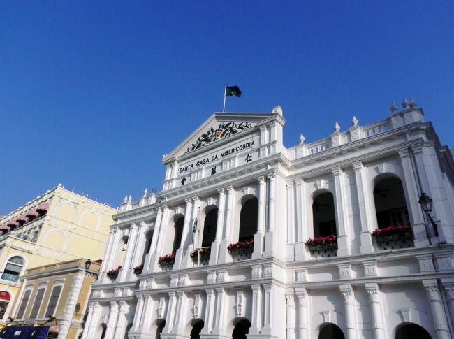 空が蒼いな<br /><br /><br />おかぁちゃん、まだ若いころな<br /><br /><br />