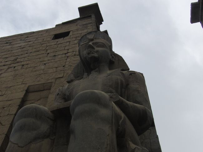 ラムセス２世の座像。<br />