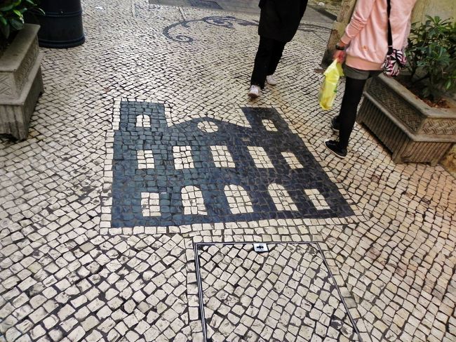 そんな近くとちゃうよ<br /><br /><br />まぁ２，３０分かかるやろか<br /><br /><br />せやのにな<br /><br />