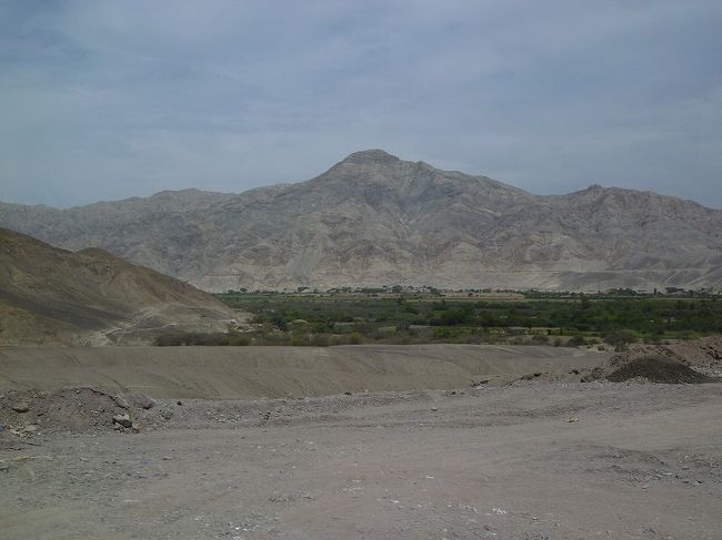 ナスカ→リマ、砂漠。