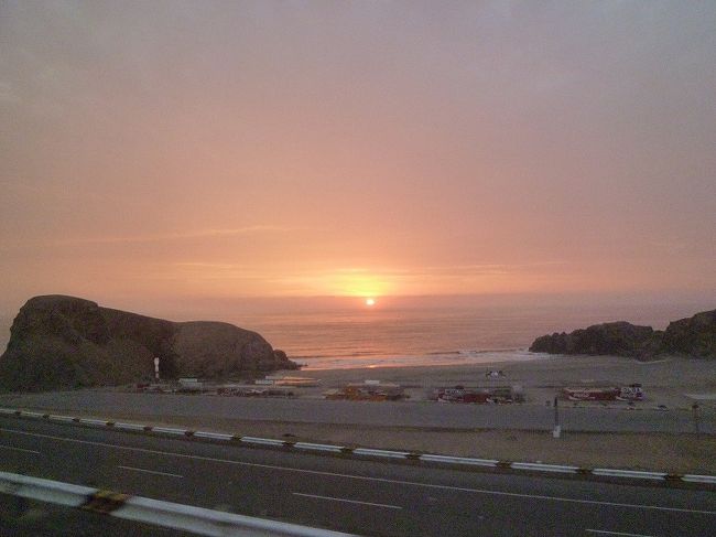 ナスカ→リマ、夕焼け。<br />