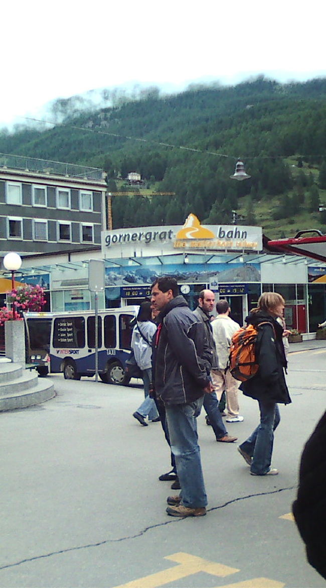 こちらがマッターホルンの登山鉄道の乗り口<br />