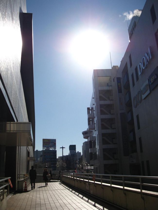 さて、当日ですが。<br /><br />『6時半に起きて、出かけるぞー！』な意気込みはどこへやら。<br /><br />すでにしっかり日が昇ってますよ、HAHAHA。<br /><br />ま、晴れてるし、いっか。