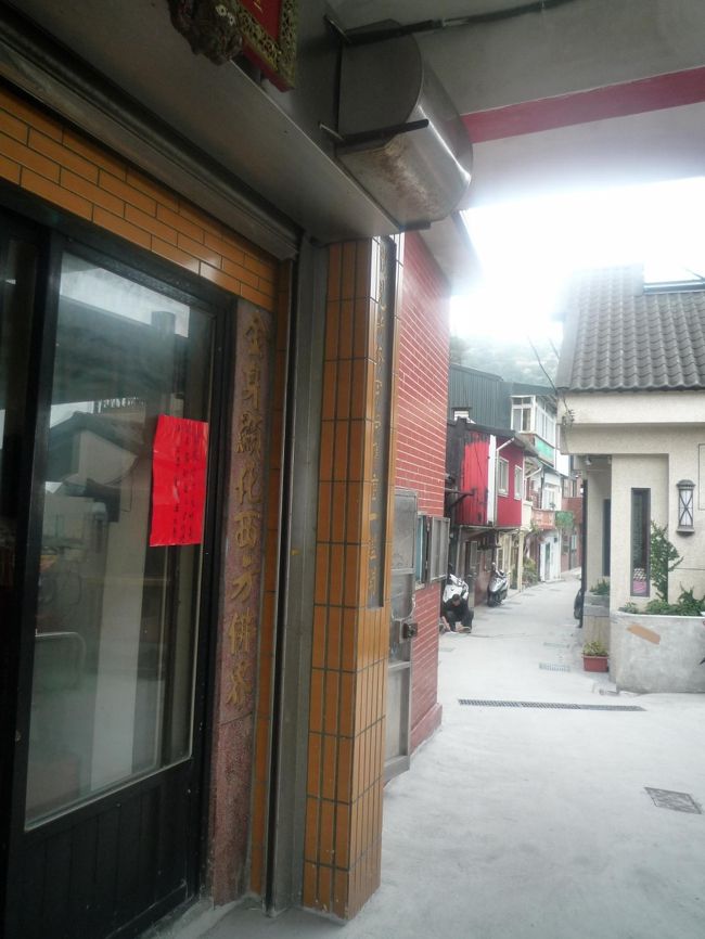 奥に奥に道は続いています。。。<br />私は迷い込んでしまいそうなのでここでＵターン。