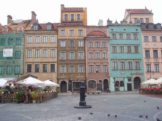 世界遺産に登録されているだけあって、美しい建物と広場です。