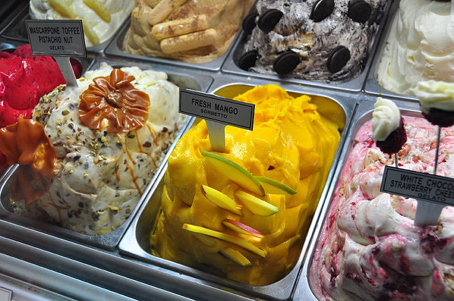 ２４日　１３：０３<br /><br />美味しそうなアイス。<br /><br />何種類かを１カップに入れてもらいました。