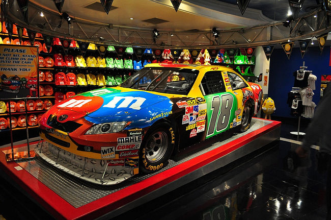 ２３日　１２：３１<br /><br />マーブルチョコの店内だったかな？<br /><br /><br /><br />ラスベガスはカジノ以外でも家族連れ・カップルなどなど楽しめます。