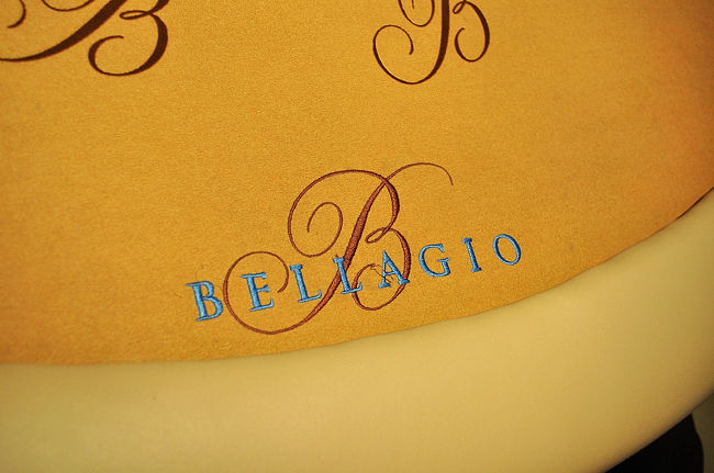 ２３日　１８：４８<br /><br />昔も今でもだけどプレーしてるところを写真に撮るのはＮＧ。<br /><br />ディーラー側に「撮ってもイイか」聞いて撮らしてもらう。<br /><br />