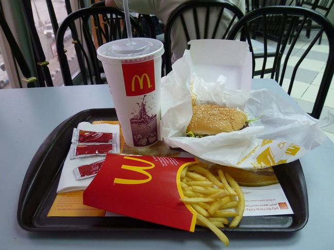 マックのセット。<br />日本の２倍くらいの大きさがあったけど<br />この写真だと伝わらない・・・