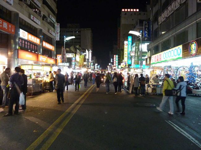 高雄の六合観光夜市、翌日は興中観光夜市へ。<br /><br />http://blog.livedoor.jp/qz2010il/archives/1162749.html<br /><br />