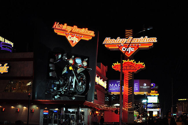 ２４日　２０：１７<br /><br /><br />ハーレーダビッドソンカフェ<br />