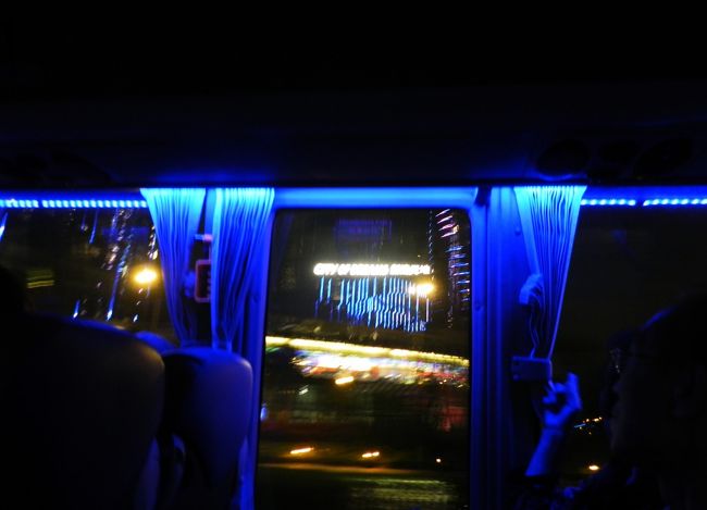 日本に住んでたら格安ティケットゲットして、この手のシャトルバス乗り継いであちこちのカジノうろつくだけでもおもしろそうな週末すごせそうやな